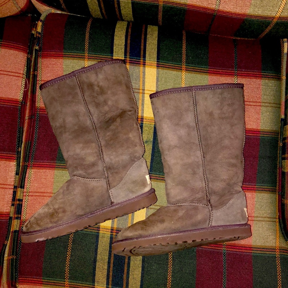 UGG Classic Tall Boot**MAKE OFFER!